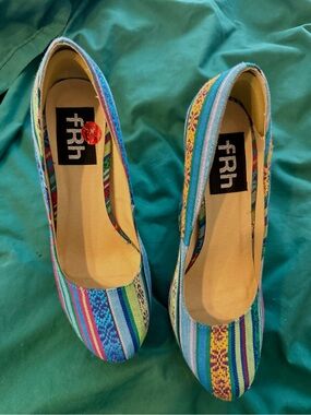 FRH Blue Multicolor Striped Women’s Heels